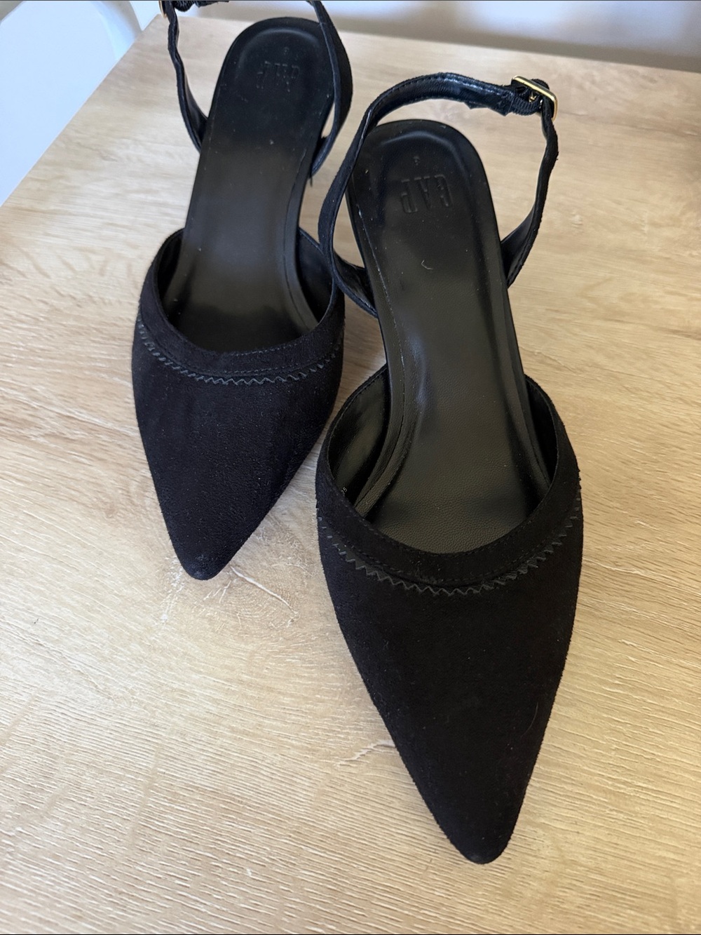 GAP Black Pointed Toe Slingback Kitten Heels